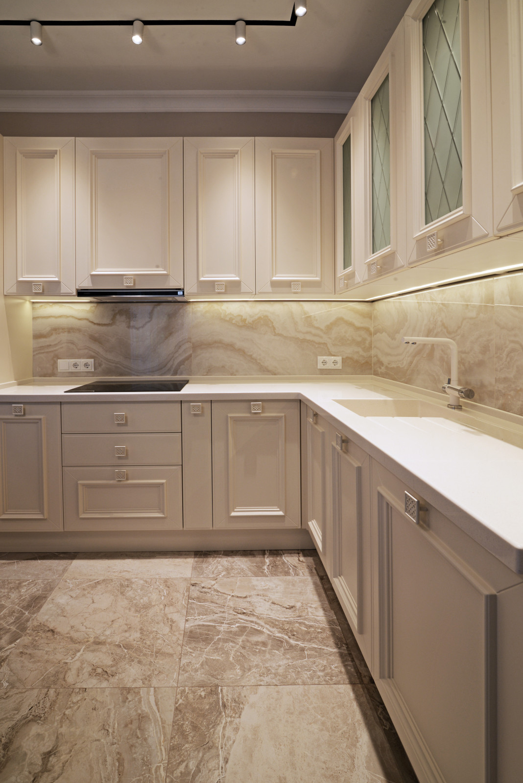 Небольшая квартира в неоклассическом стиле