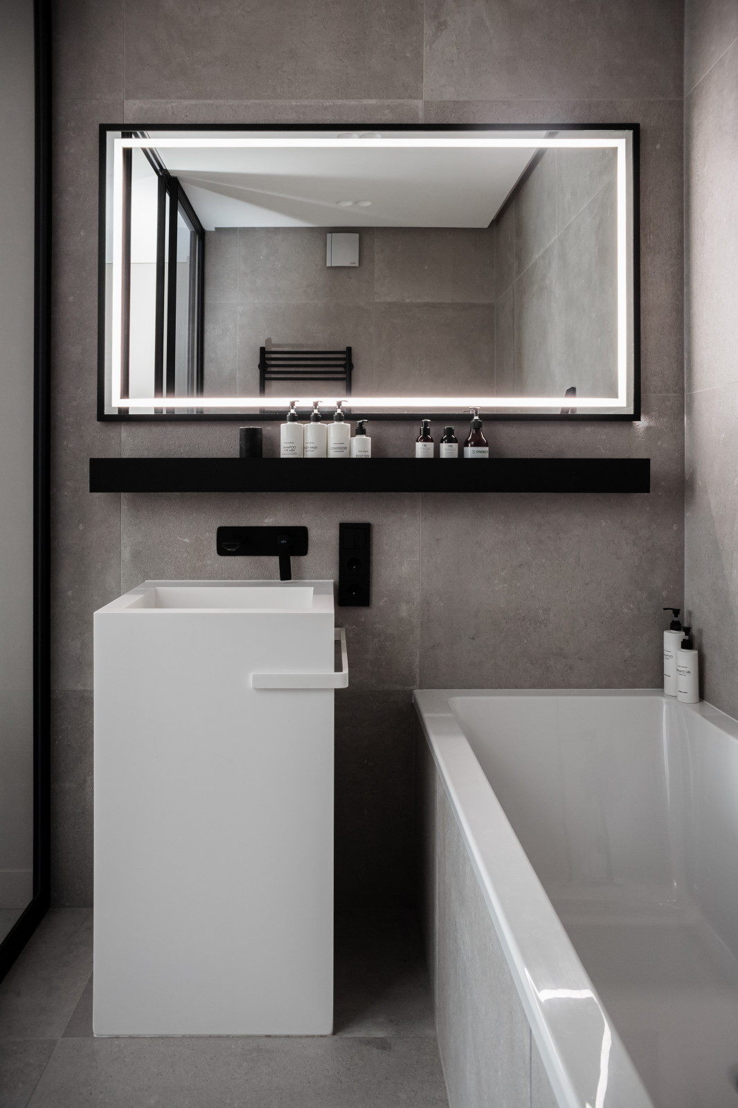 Минимализм с ярким акцентом