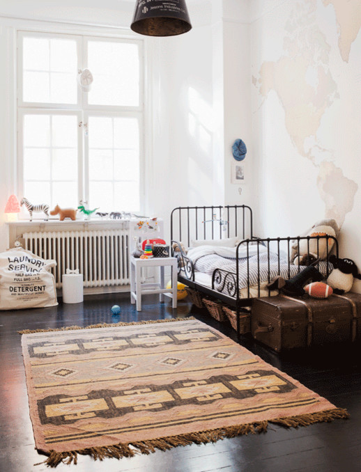 Карты в интерьере