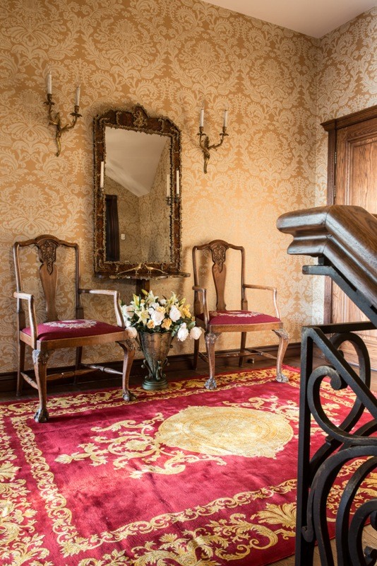 Дом с антиквариатом