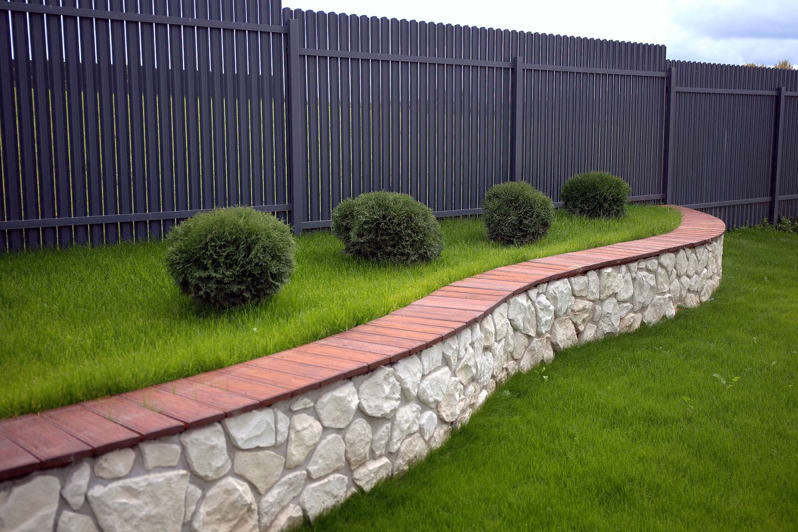 Обложка альбома: забор