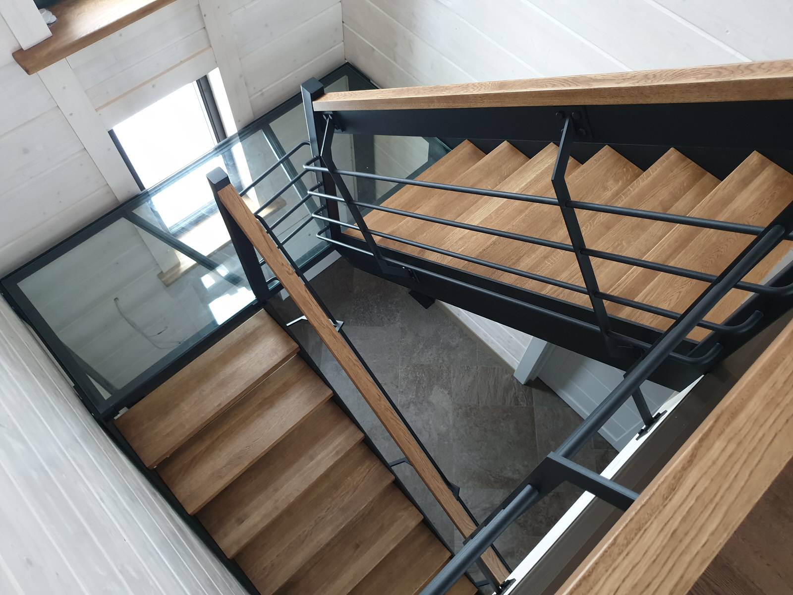 Лестницы из металла