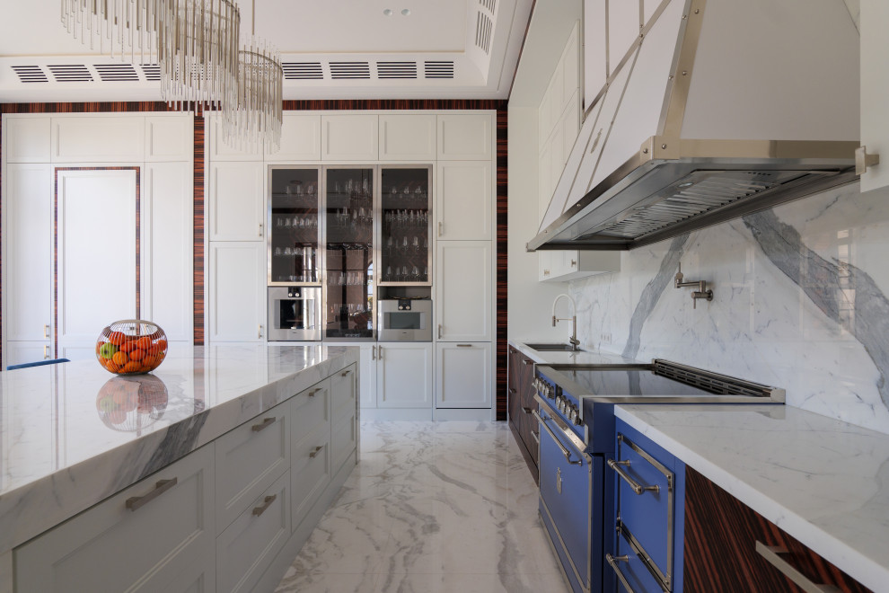 Кухонные пеналы со стеклом