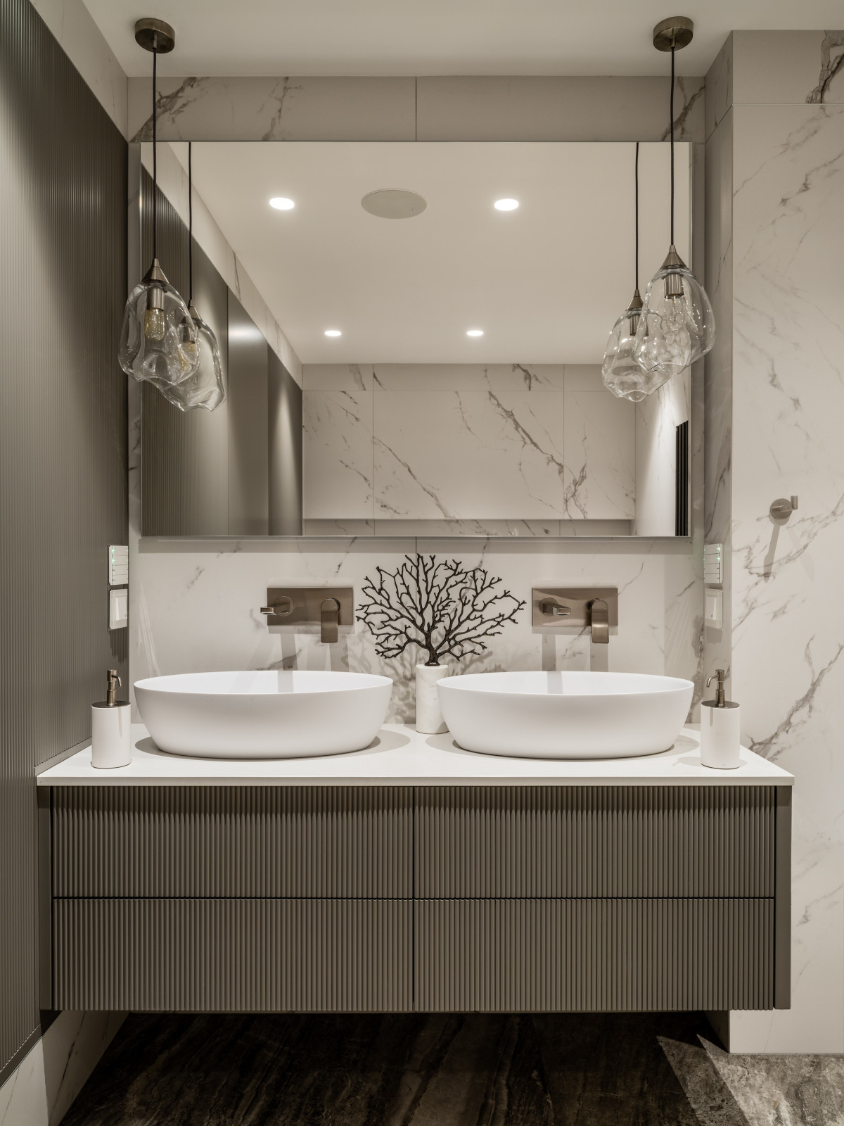 Семейная квартира в акварельных оттенках света и тени