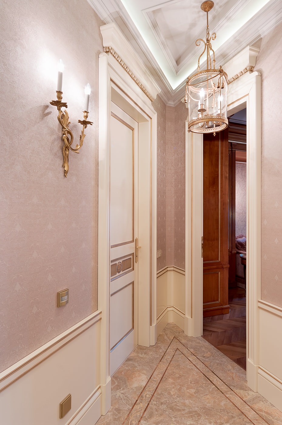 Дворцовая классика в городской квартире