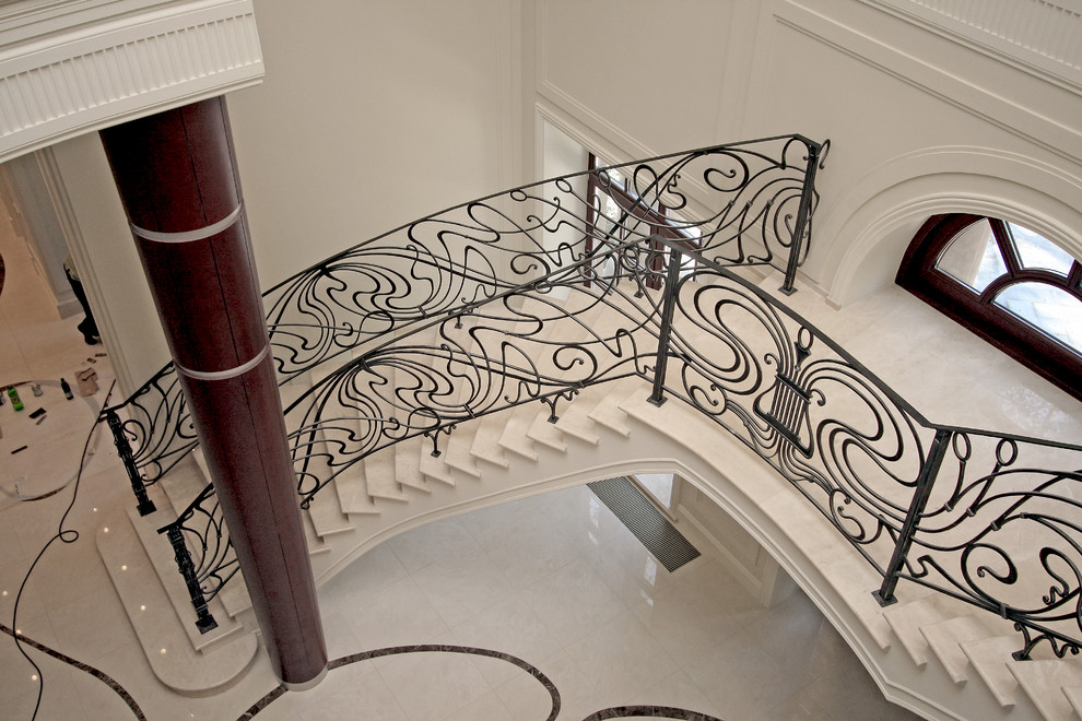 Ограждения в доме в стиле Модерн