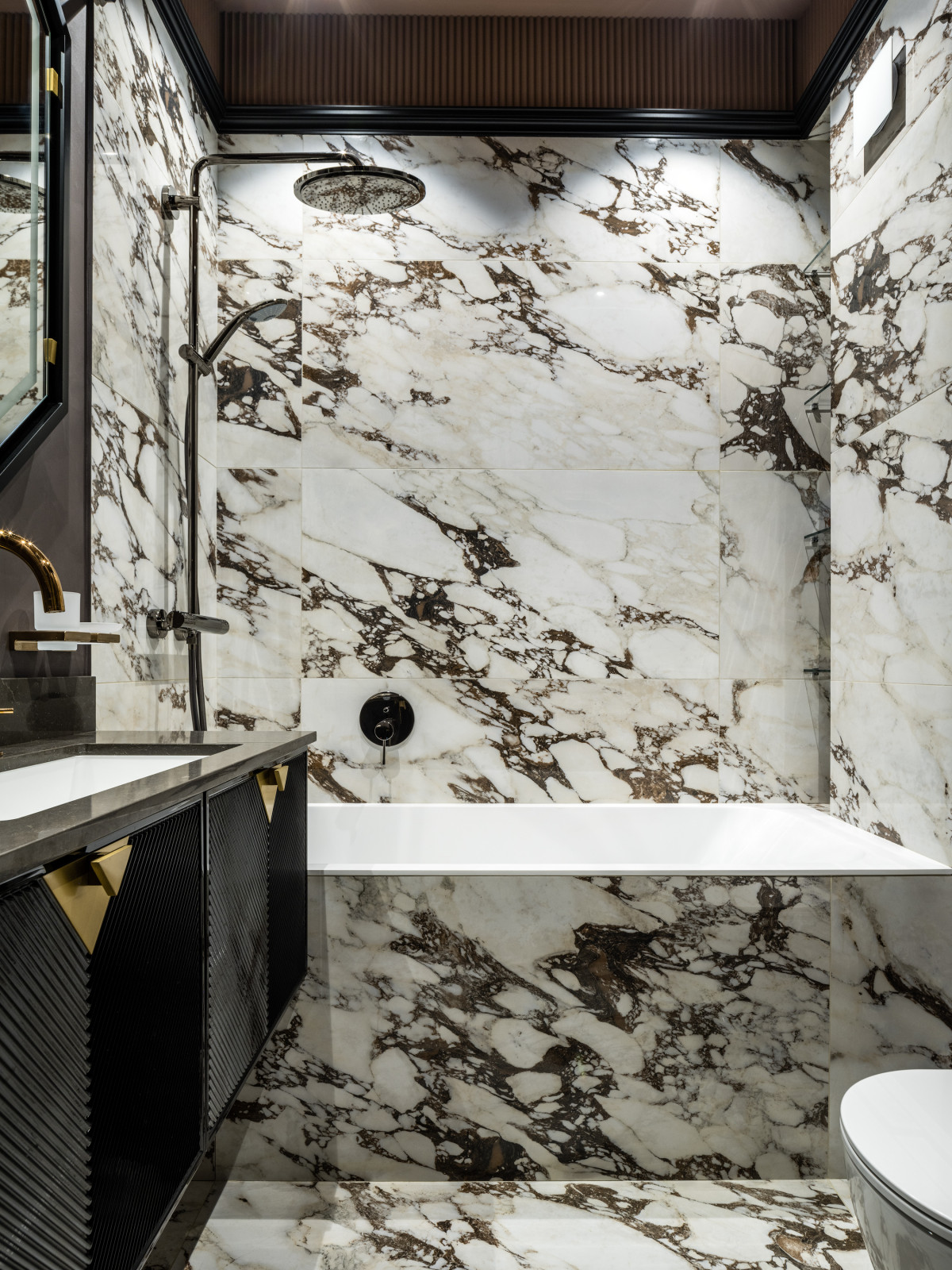 Сталинка на Университетском проспекте, 75 кВ.м.