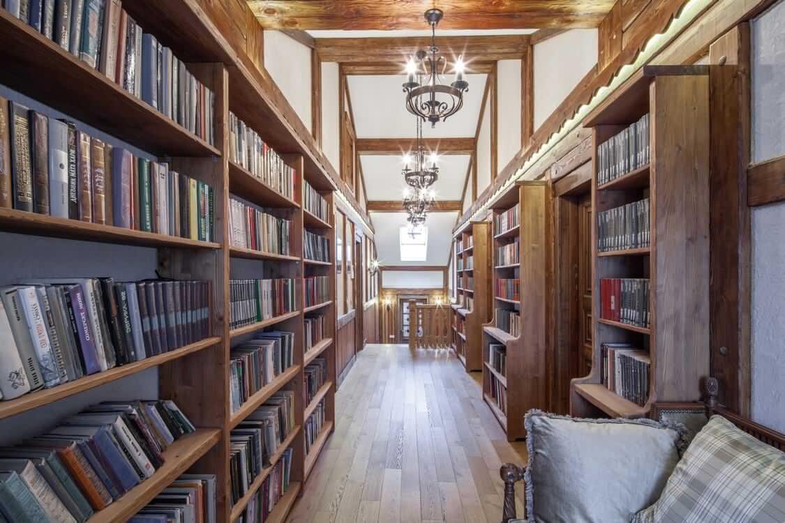 Интерьеры дома в стиле шале.