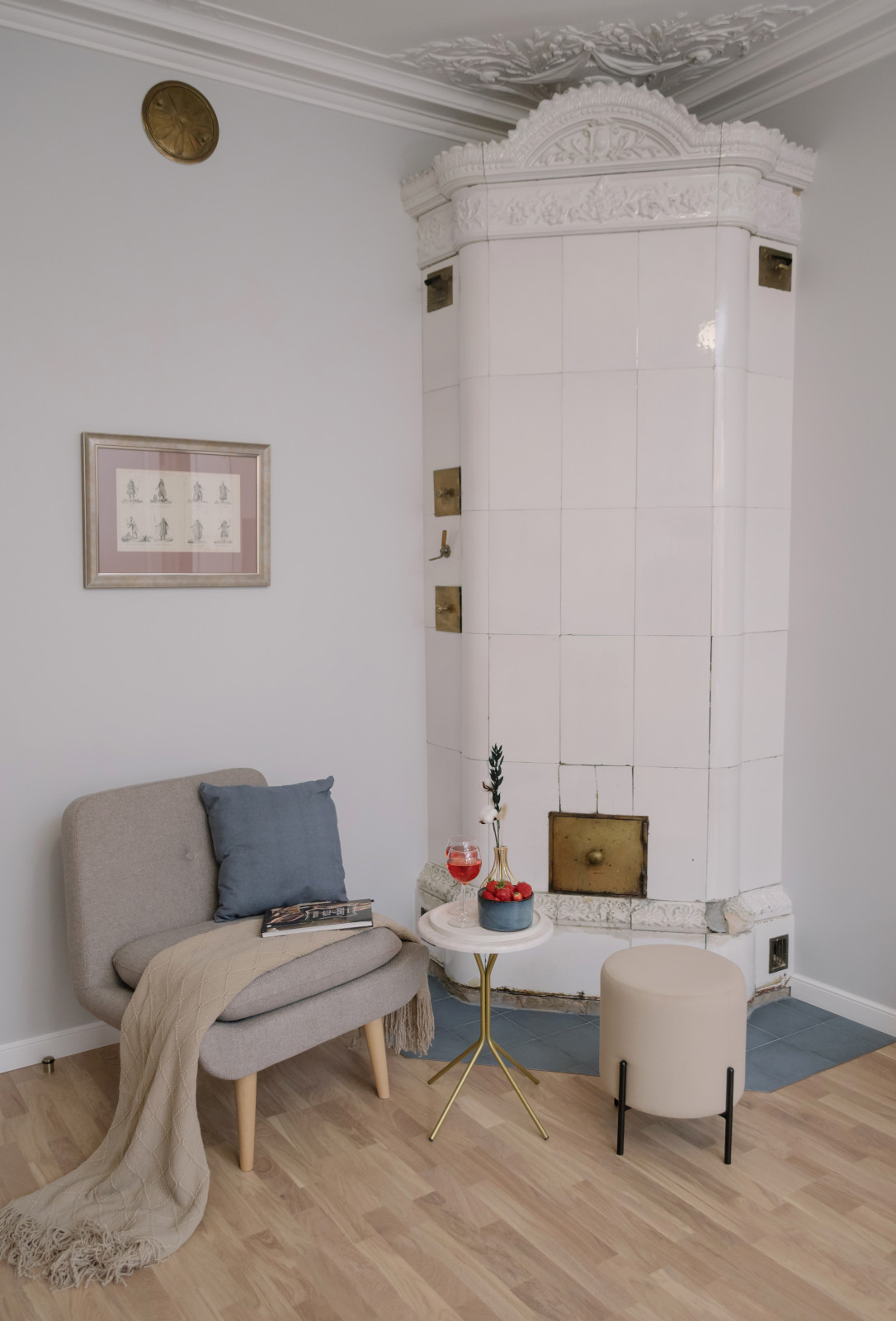 Обложка проекта: Реализация проекта в старом фонде СПб, квартира с печью.