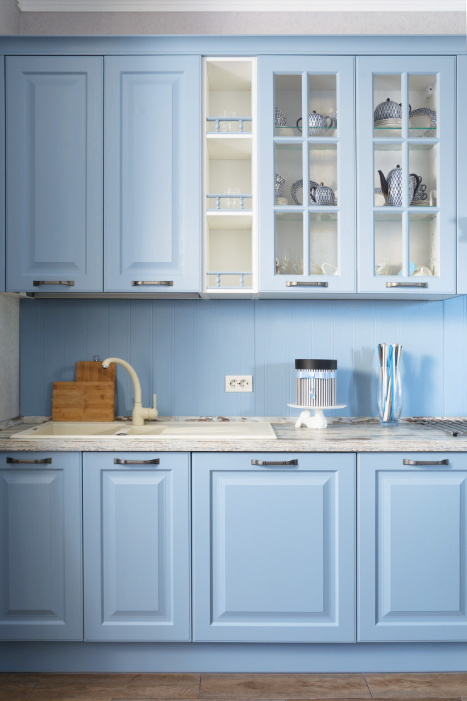 Кухня и прихожая в частном доме в Пензе