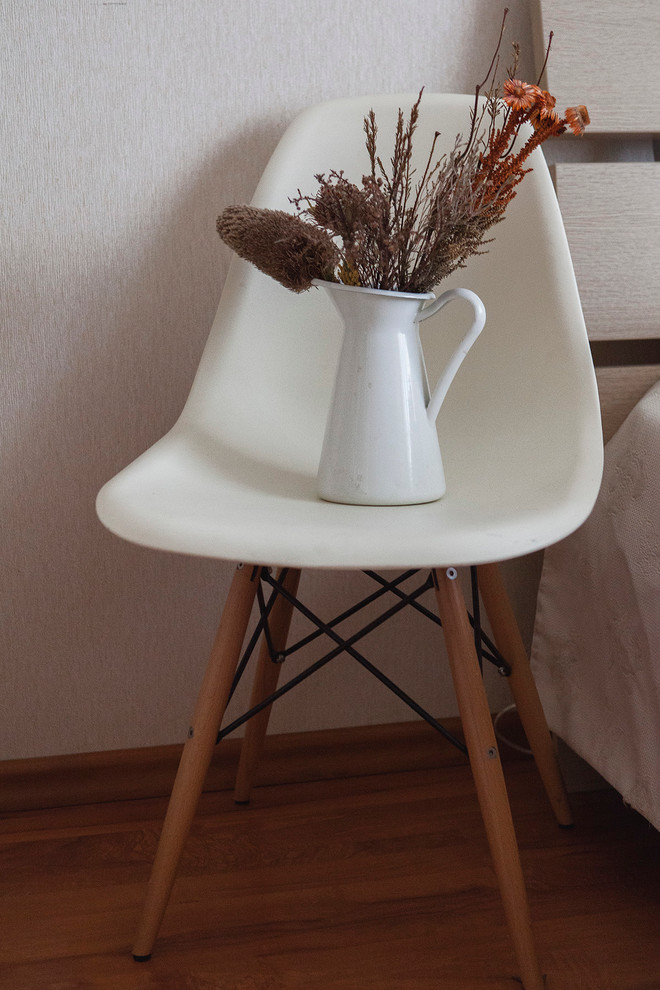 В гостях: Коллекция фонарей, винтажное бюро и петербургская эклектика