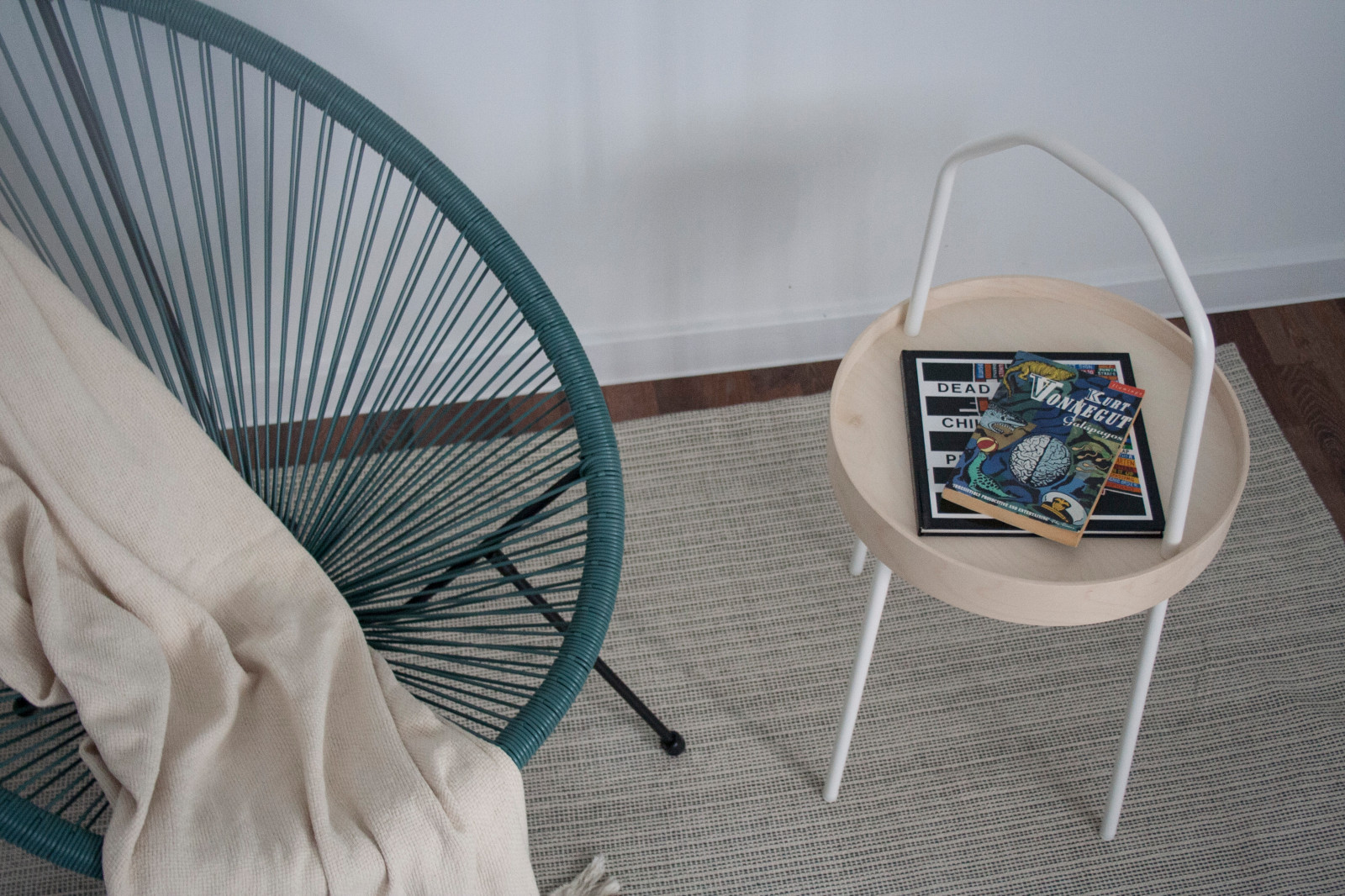 Бюджетный сканди в пятиэтажке