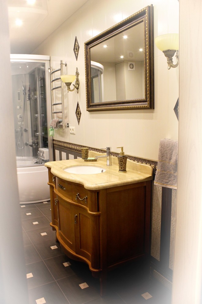 Натяжные потолки в квартире "классического стиля"