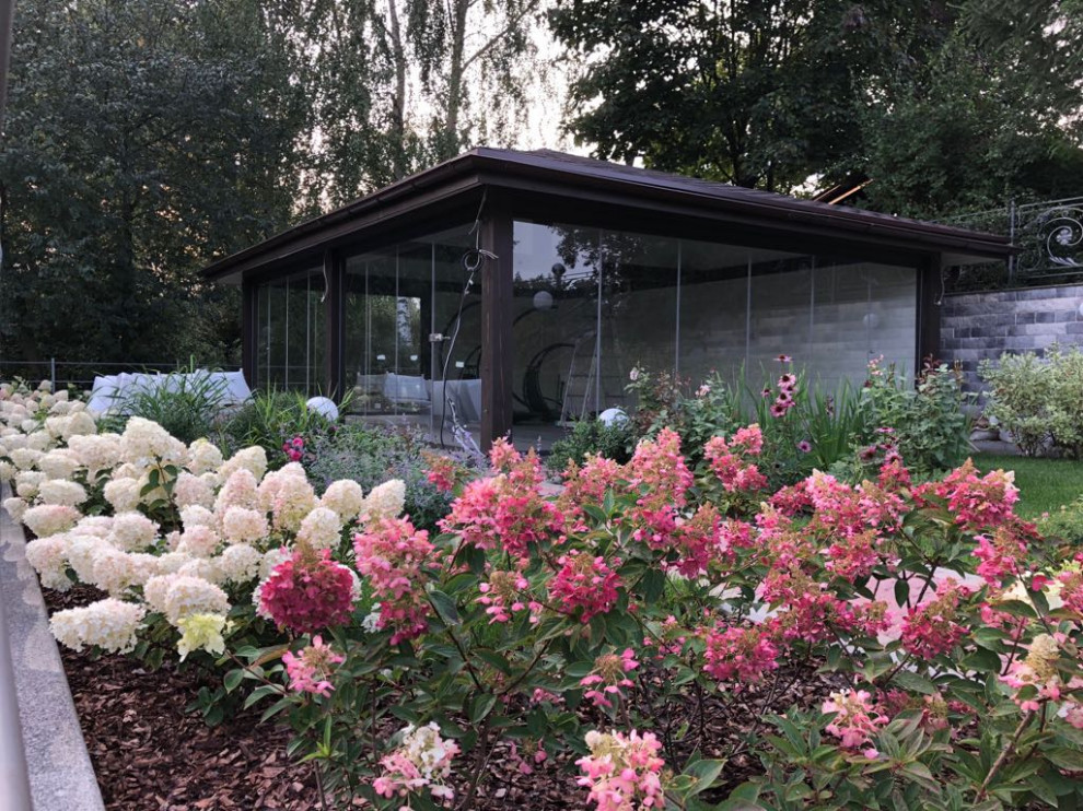 Беседка с видовым остеклением