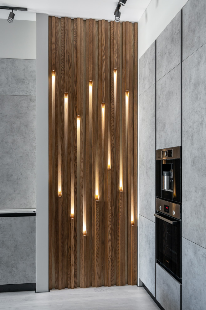 Стеновая панель с торцевой подсветкой из массива Ясеня