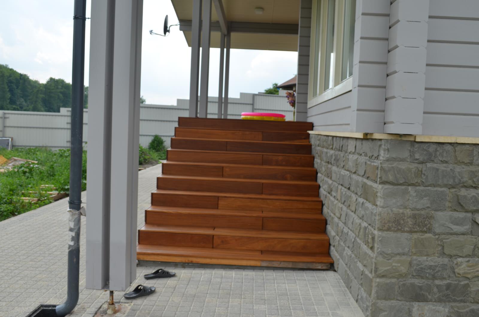 Hi Tech на берегу