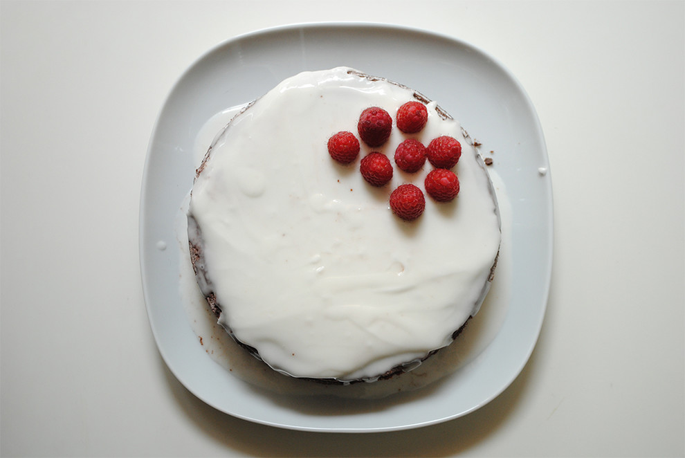 Своими руками: Как просто украсить шоколадный торт