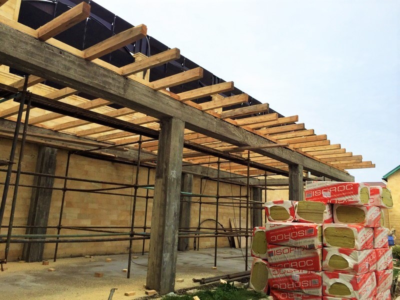 РАБОТЫ ПО МОНТАЖУ ПЛАНКЕНА И ТЕРРСАНОЙ ДОСКИ ИЗ ЛИСТВЕННИЦЫ В ДАГЕСТАНЕ.