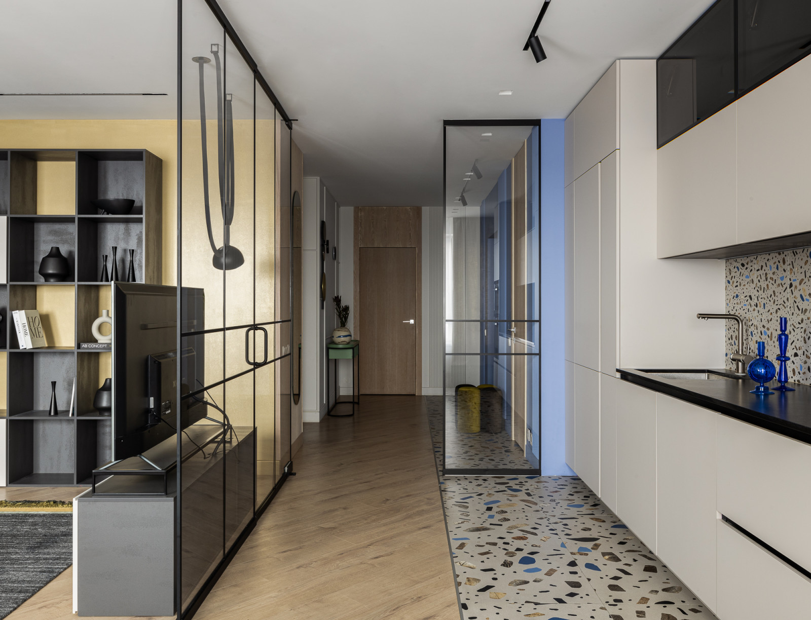 Обложка проекта: Интерьер с характером: функциональность, цвет и уют