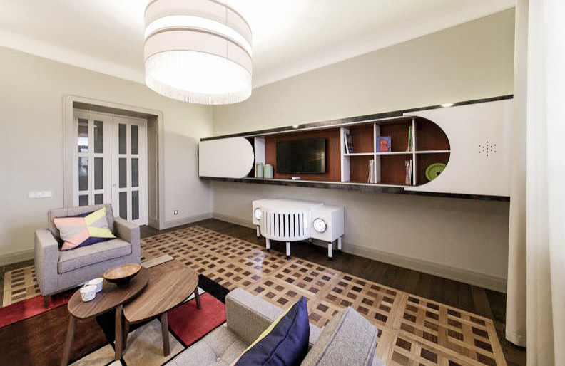 Гостиная в свете фар