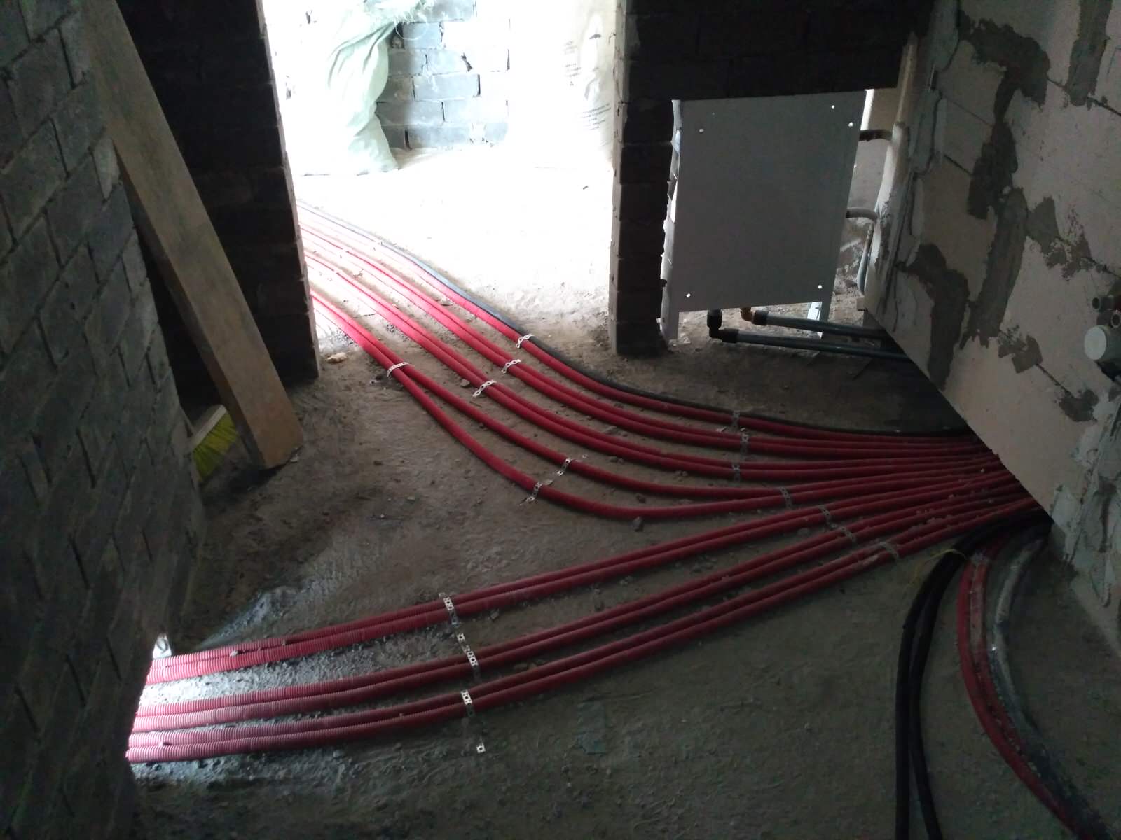 Виды стяжки: Какой способ выравнивания пола лучше