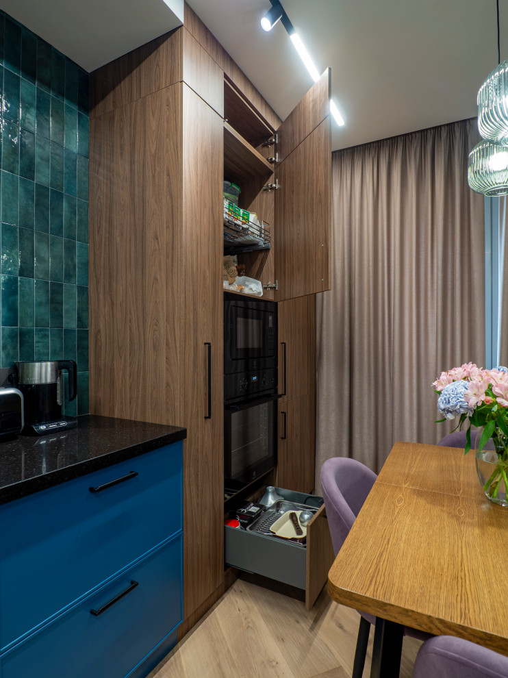 Кухня в современном стиле со встроенным аквариумом