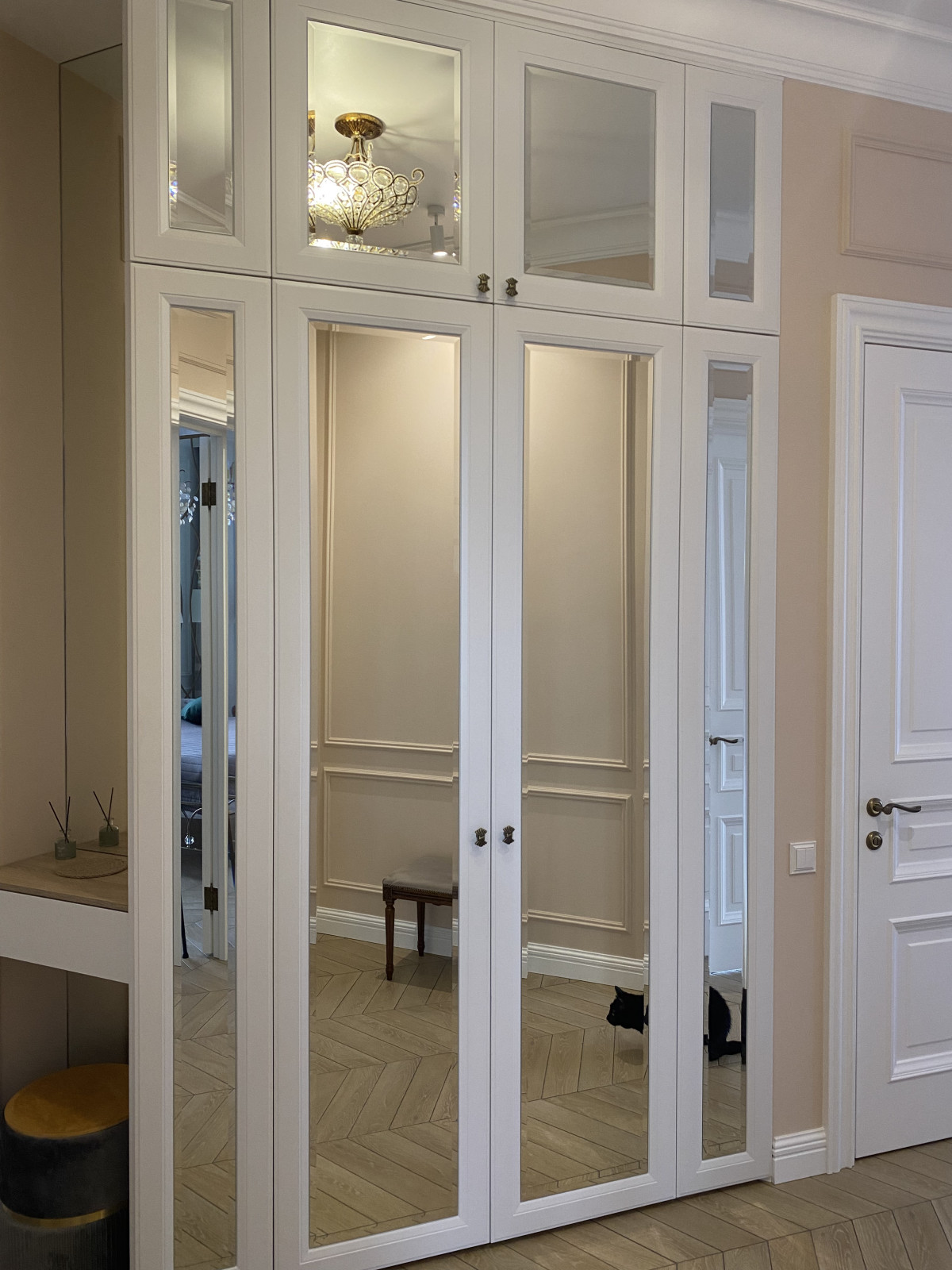 Гардеробный шкаф.