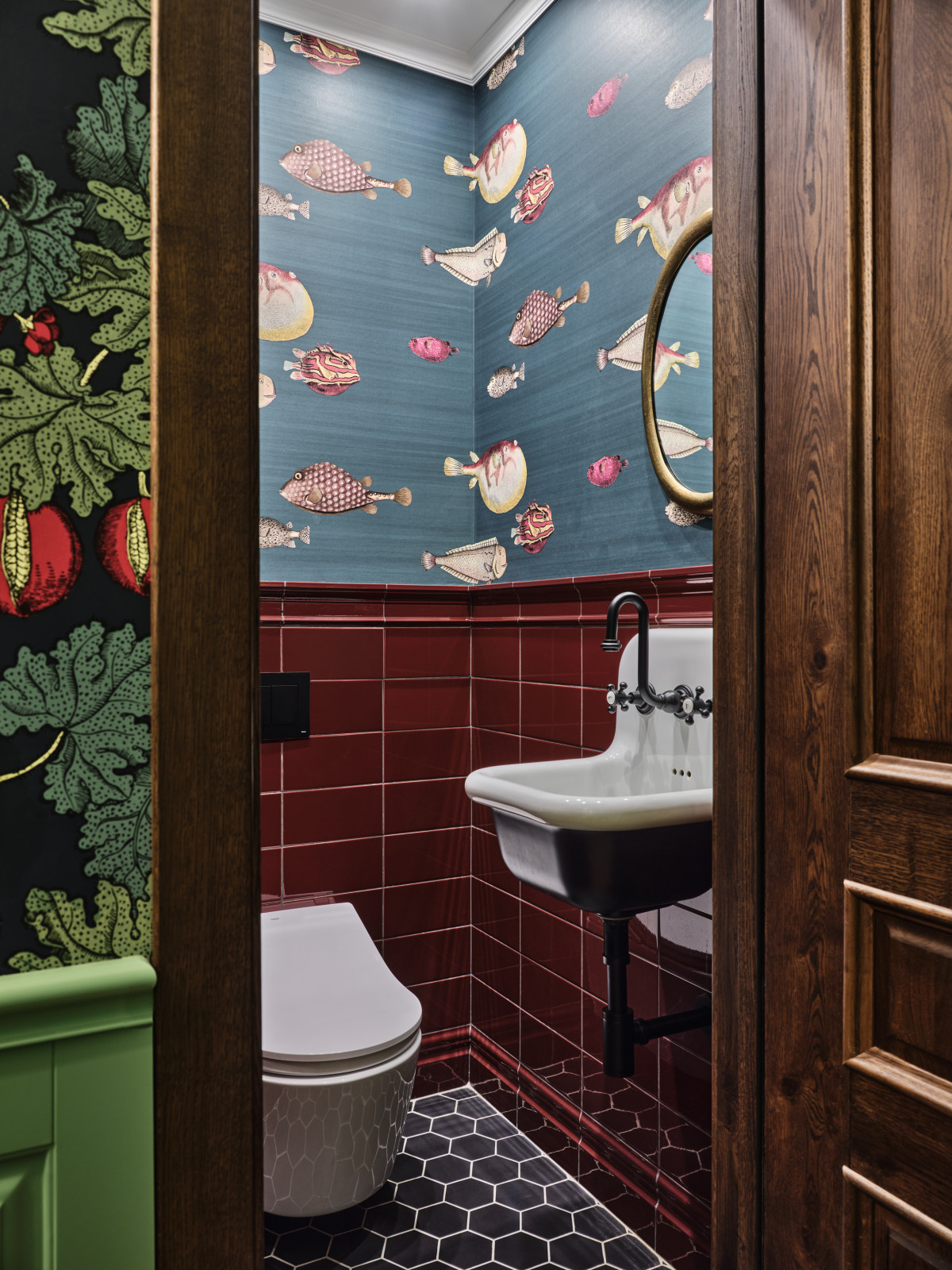 Яркий интерьер с антикварным декором