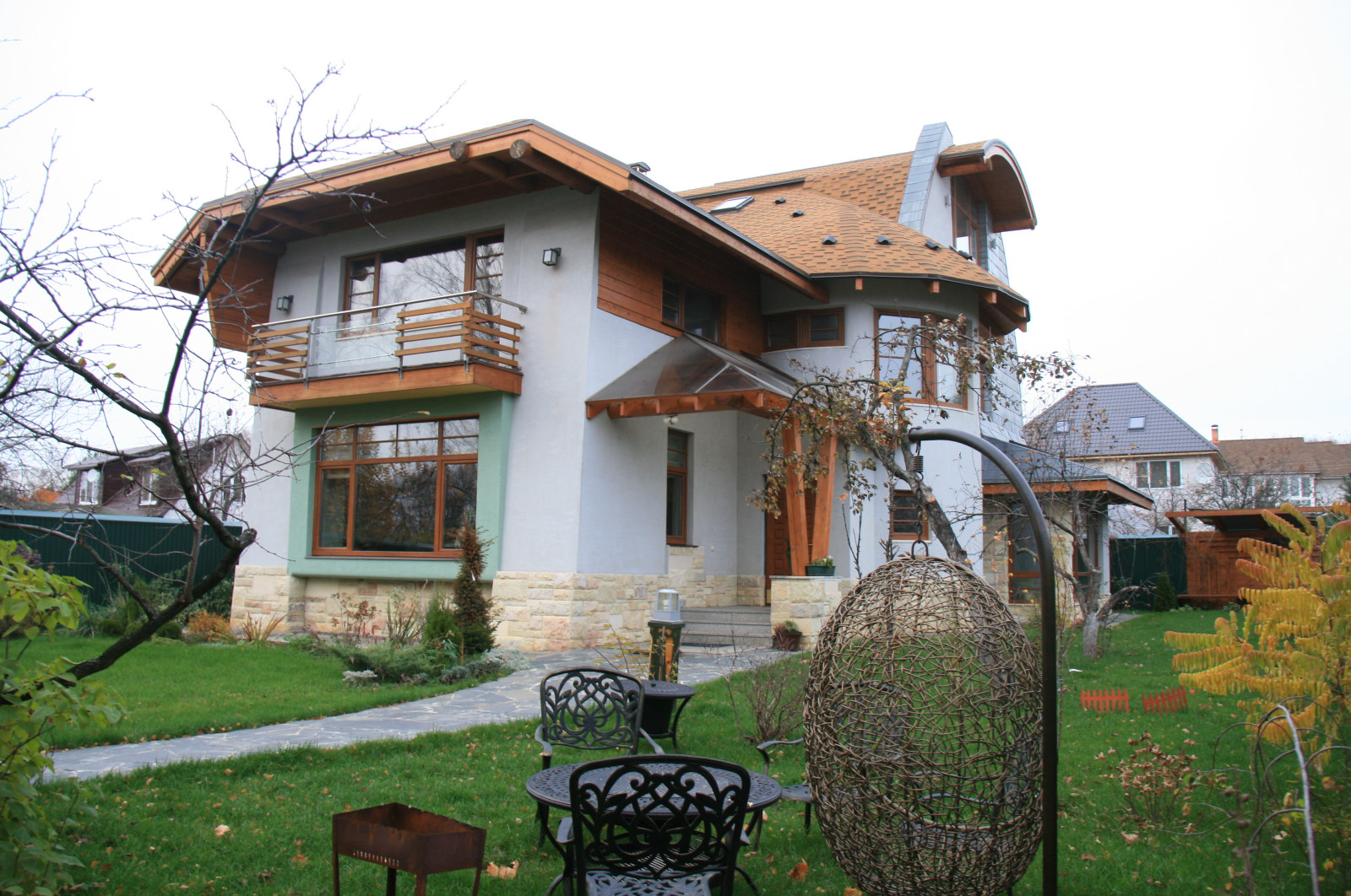Small house in Moscow suburb