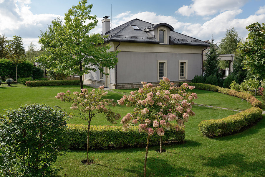 Особняк в стиле прованс с перголой