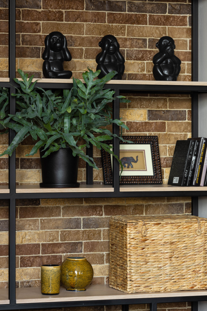 квартира с попугаями