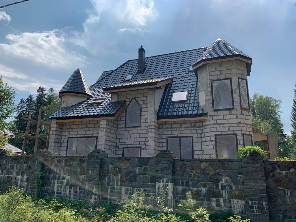 Обложка проекта: Дом в готическом стиле