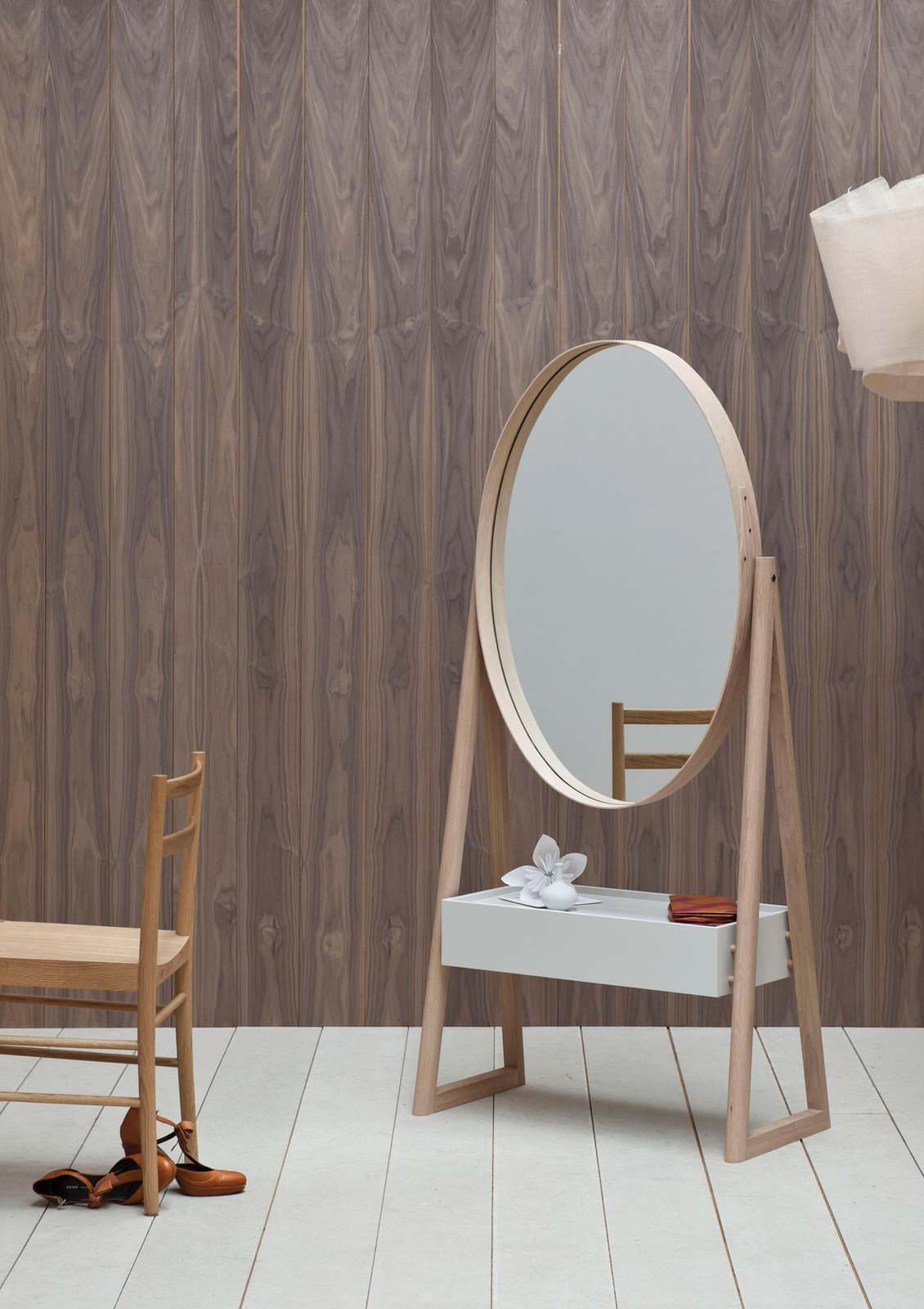 Столик "Дамский угодникЪ"