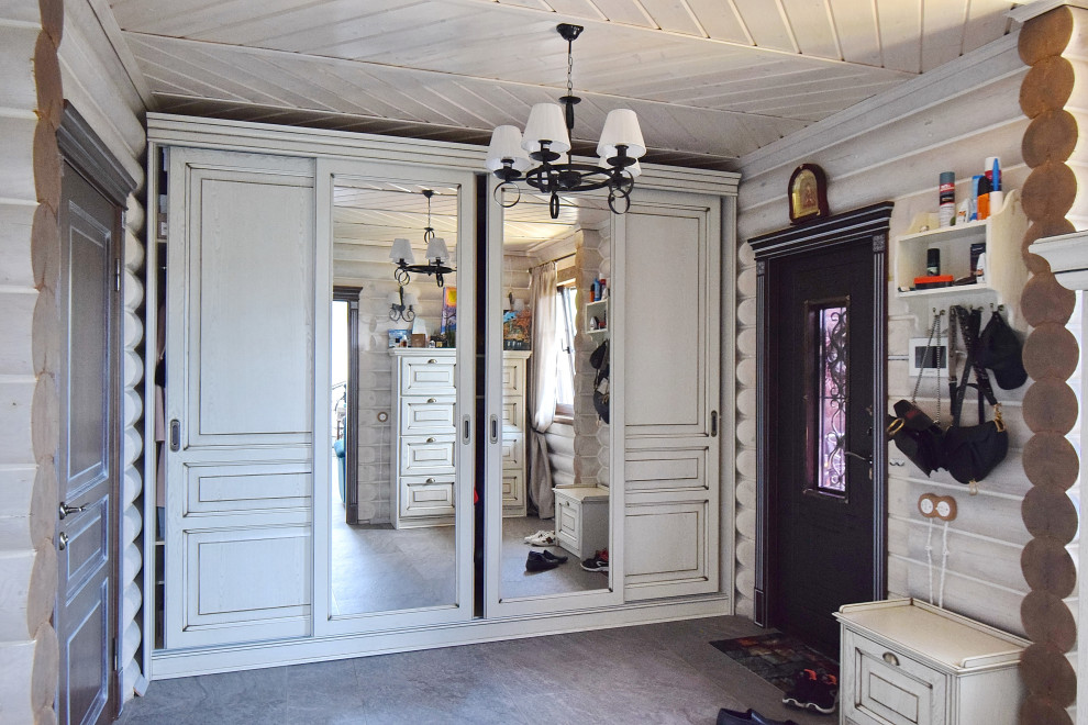 Прихожая/Холл в срубе