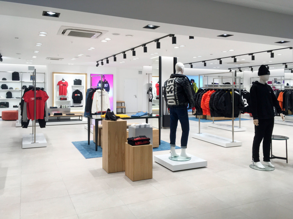 Мультибрендовый бутик "Драйв" ТК "Гостиный двор", г. Челябинск