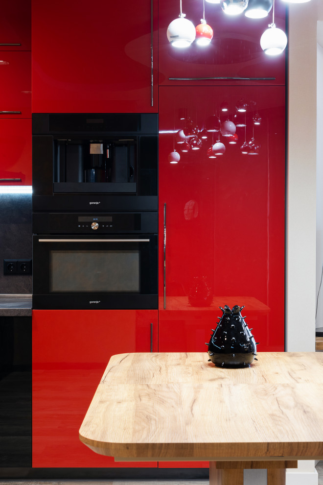 Разные полюса.