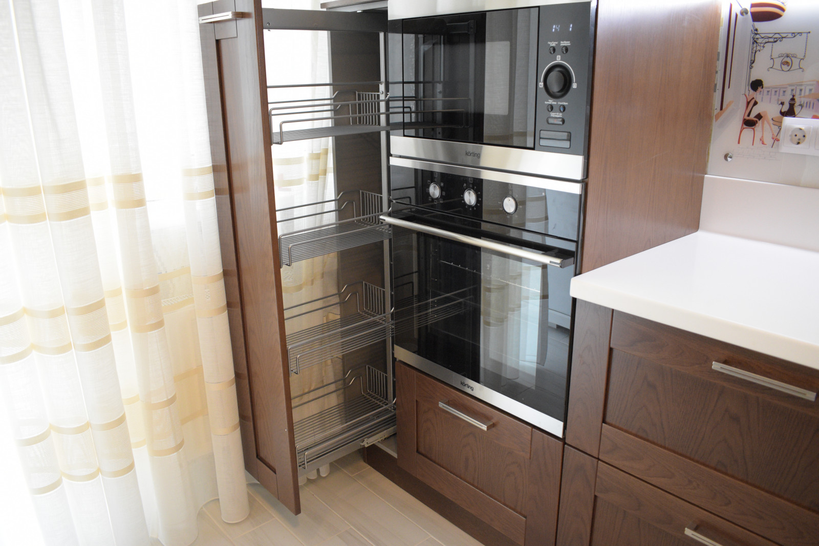 Кухня Кальвадос из массива дуба с каменной столешницей