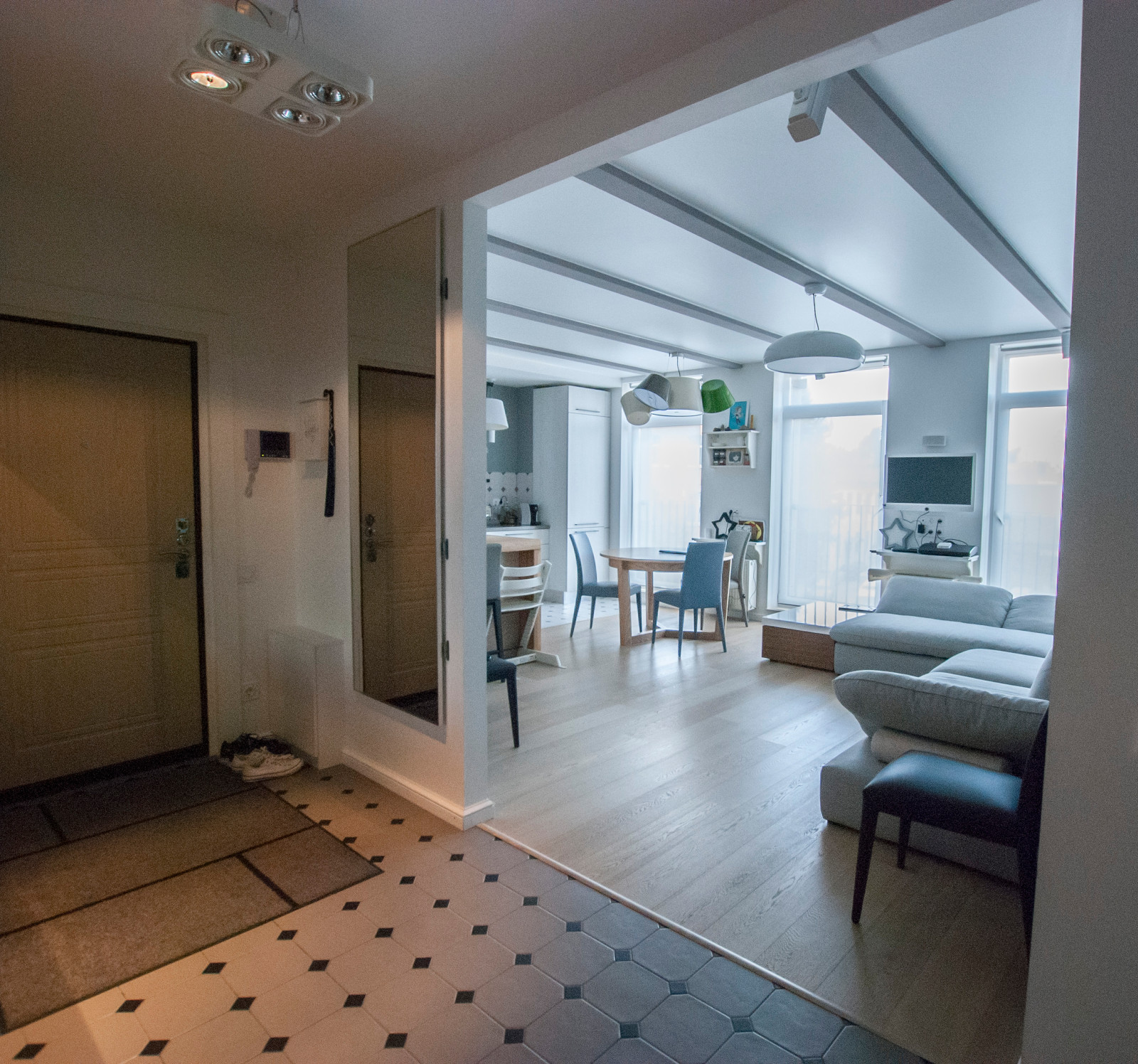 Modern and lignt 140 sq. m. appartment in Saint-Petersburg