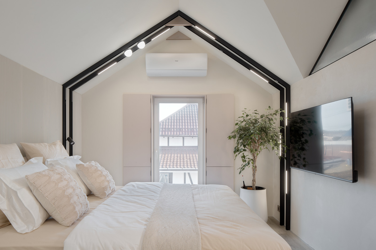 Slim Magnetic Трековый светильник 7W 4200K Neid черный