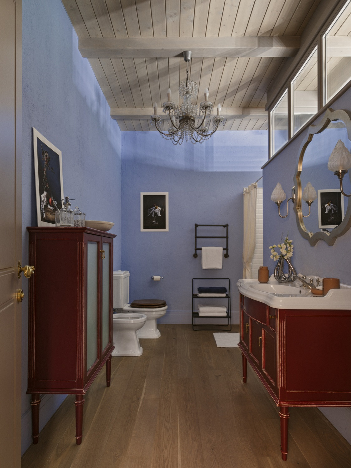 Дом в соснах