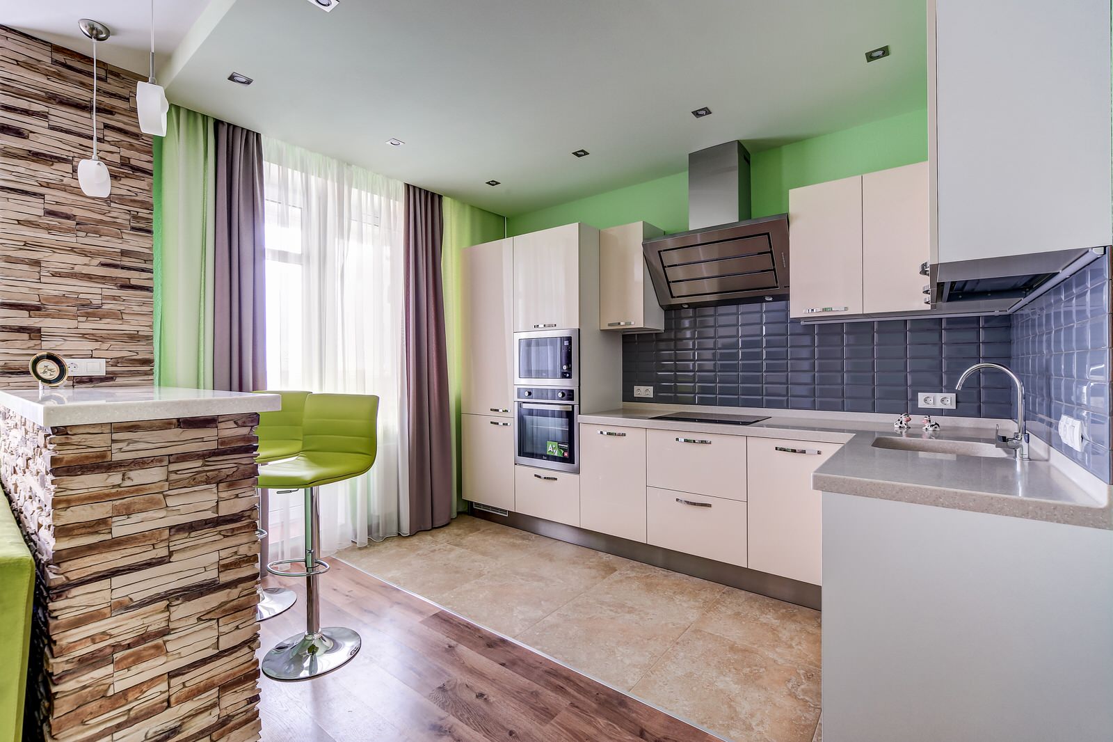 2к квартира, пр. Орджоникидзе, Спб.