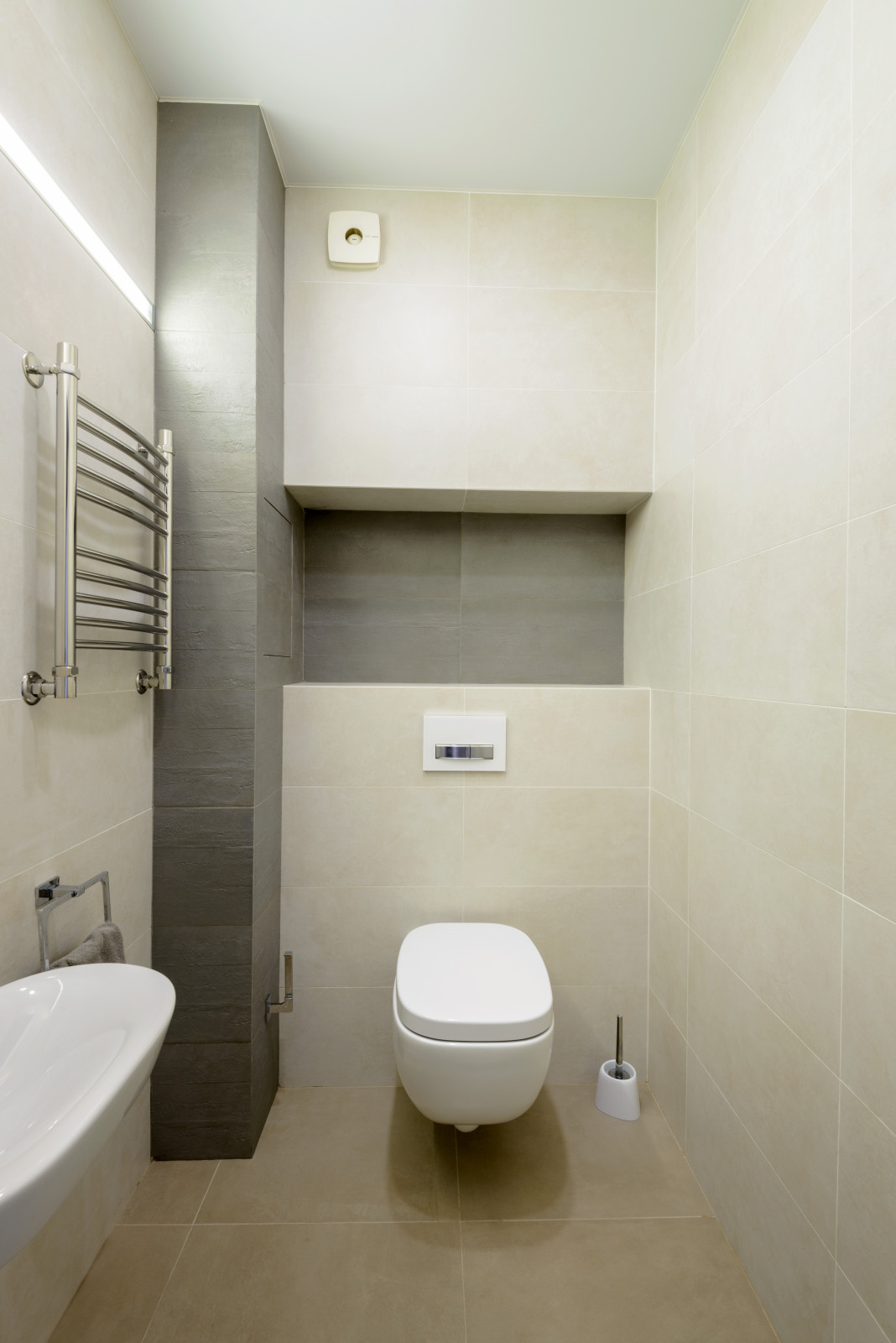 apartment with aquarium