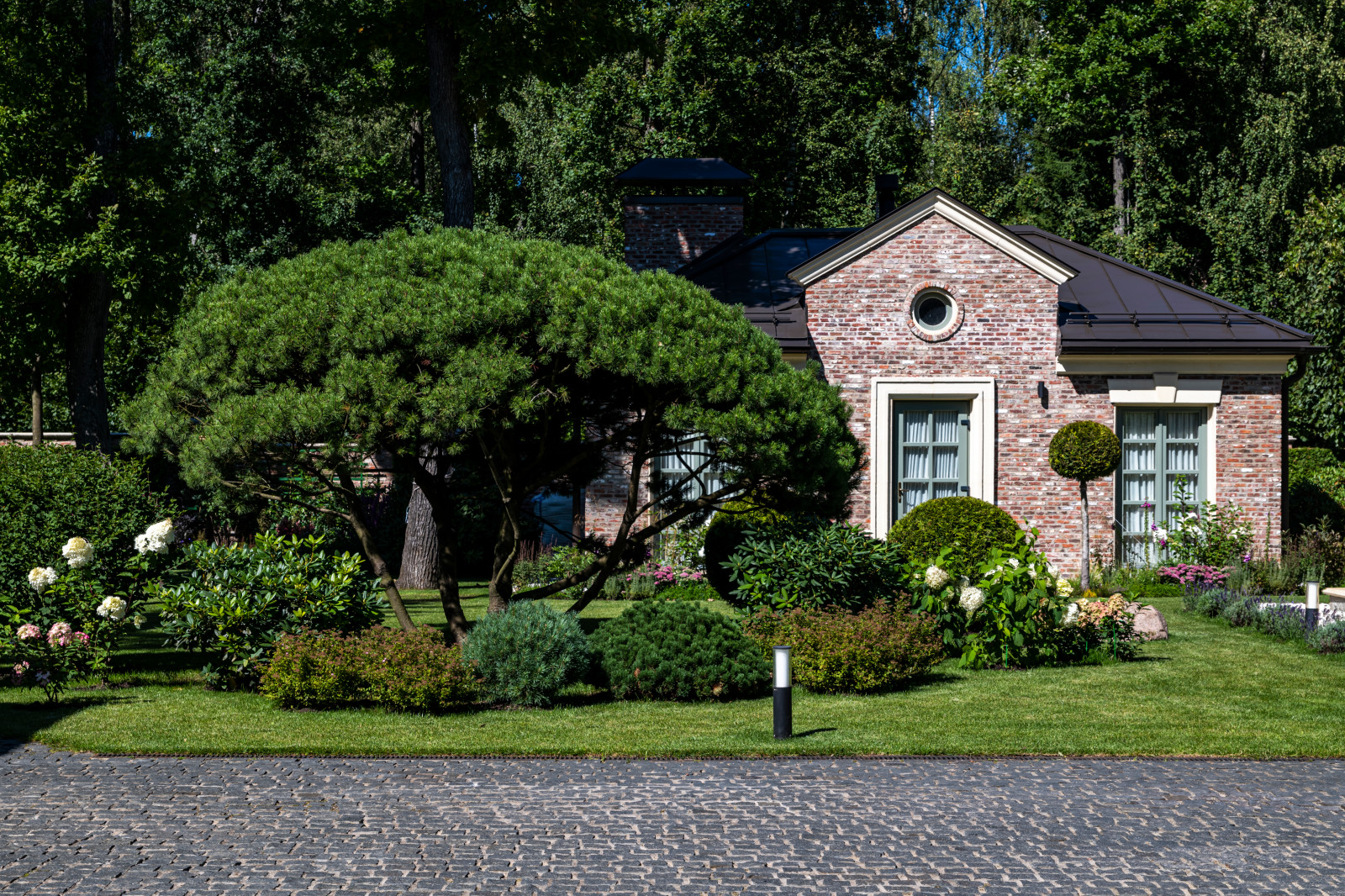 Обложка проекта: Бельгийский сад в коттеджном поселке «Летова роща»