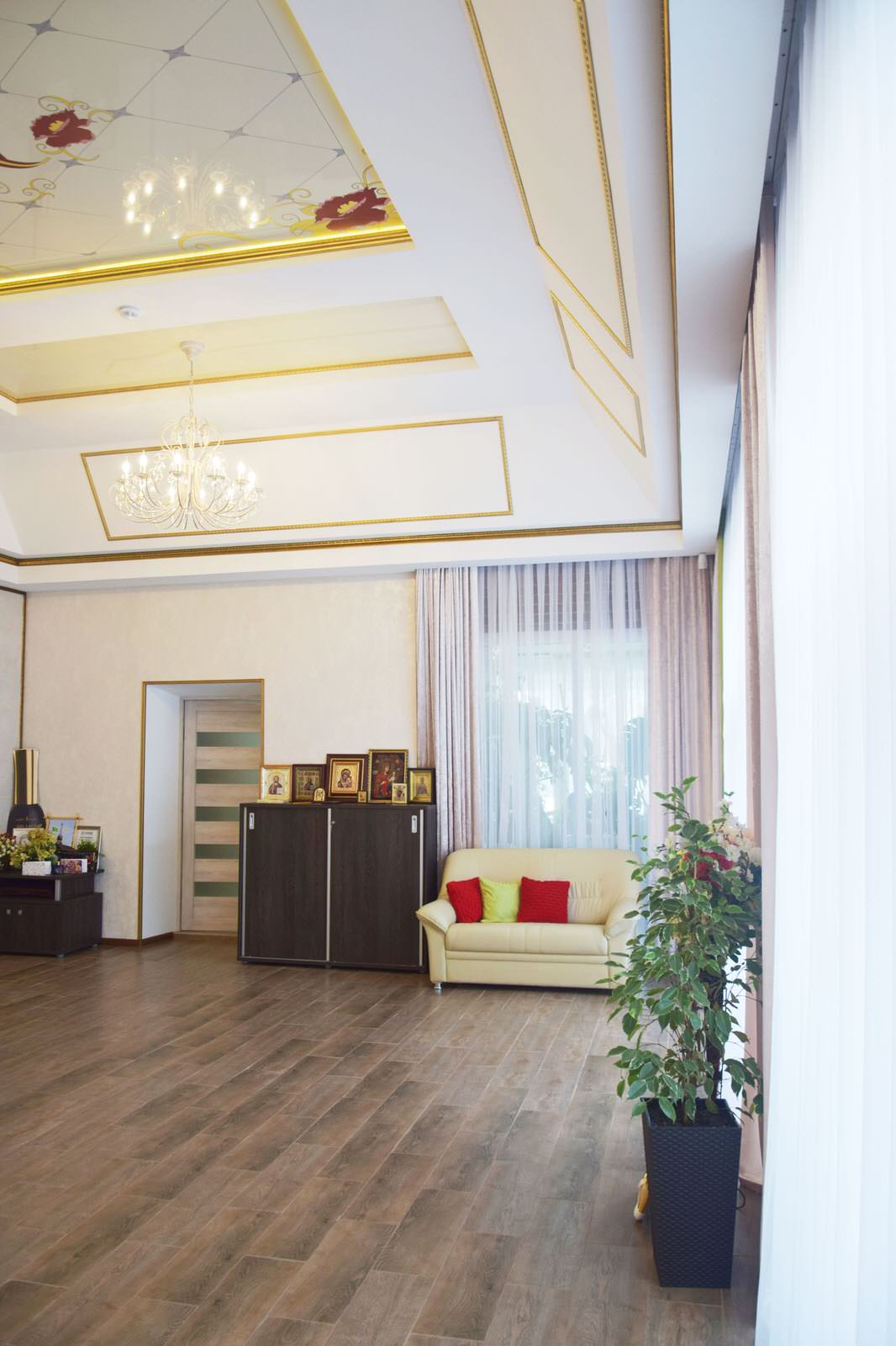 The Royal Cabinet / Королевский кабинет. Реализован