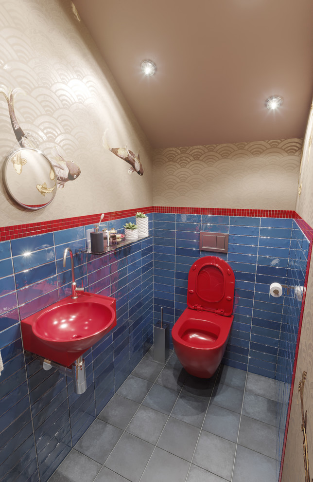 Гостевая уборная (под лестницей)