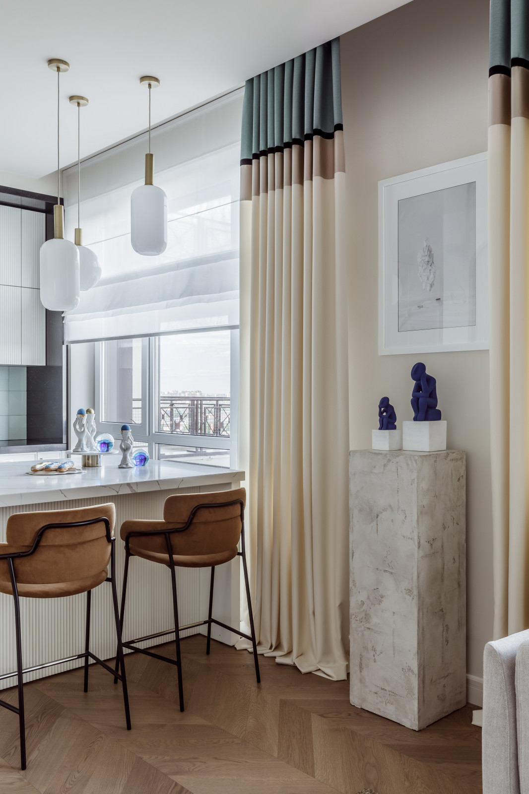 Дом с синими человечками