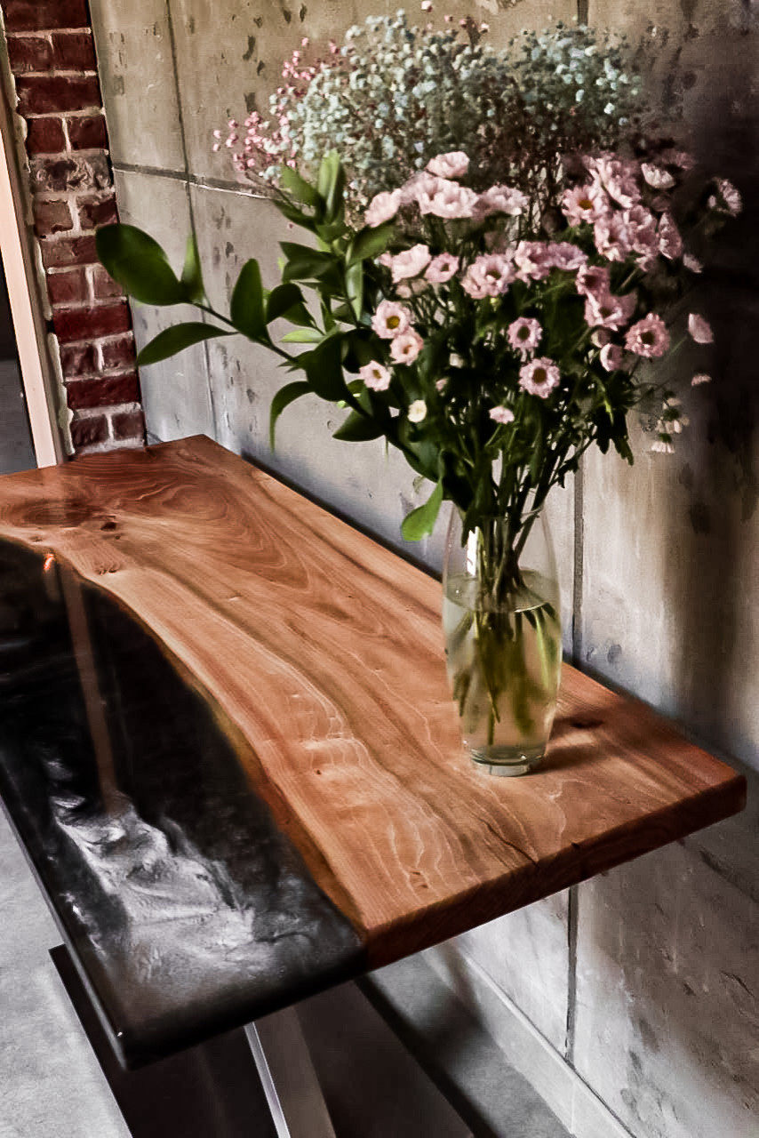 Обложка проекта: Стол-река из слэба