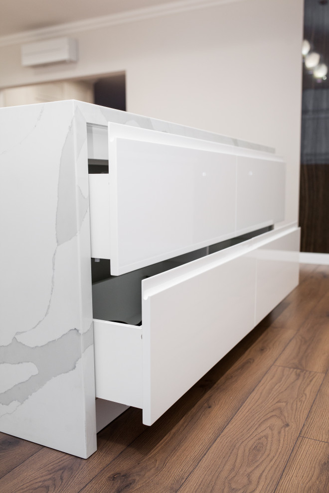 Светлая кухня в современном стиле