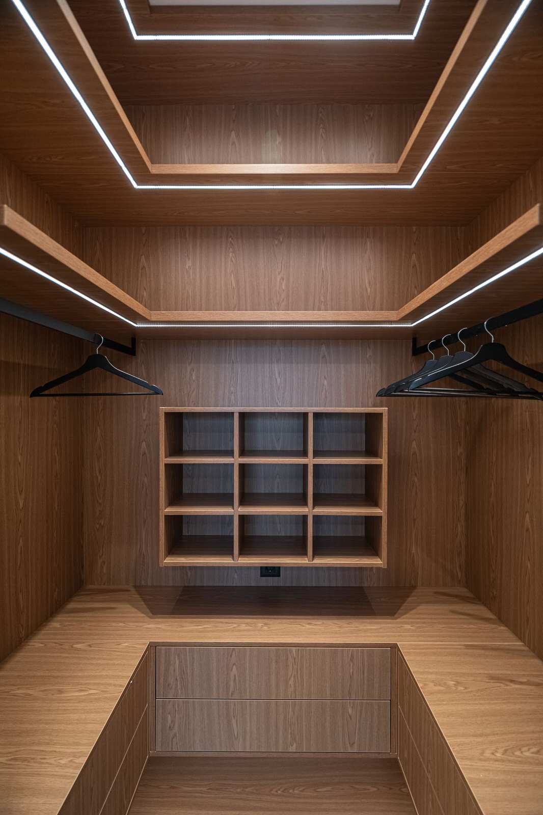 Серый минимализм | 58 кв.м.