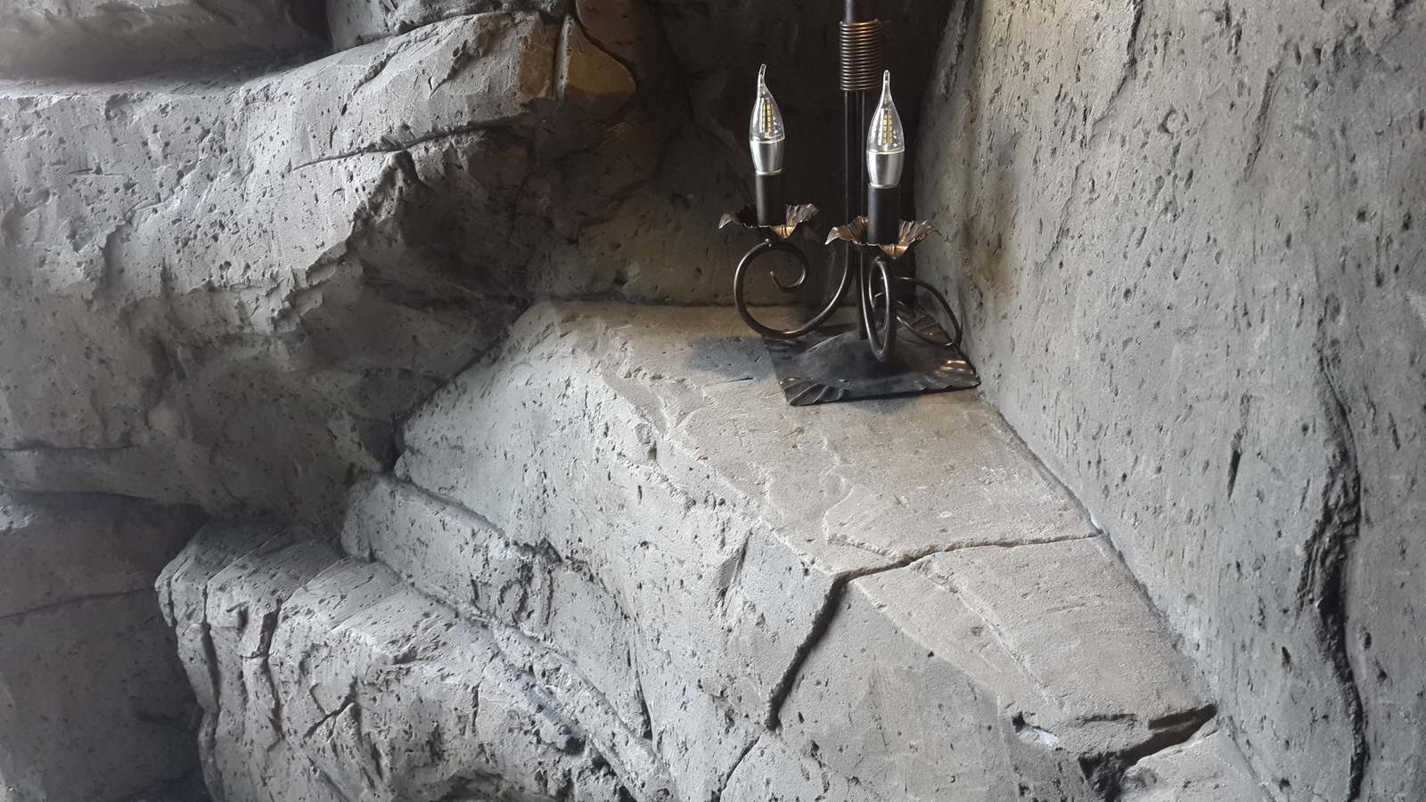 Искусственные скалы.